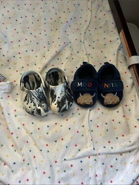Toddler Navy 'Moo Nite' Plush Slippers and Crocs